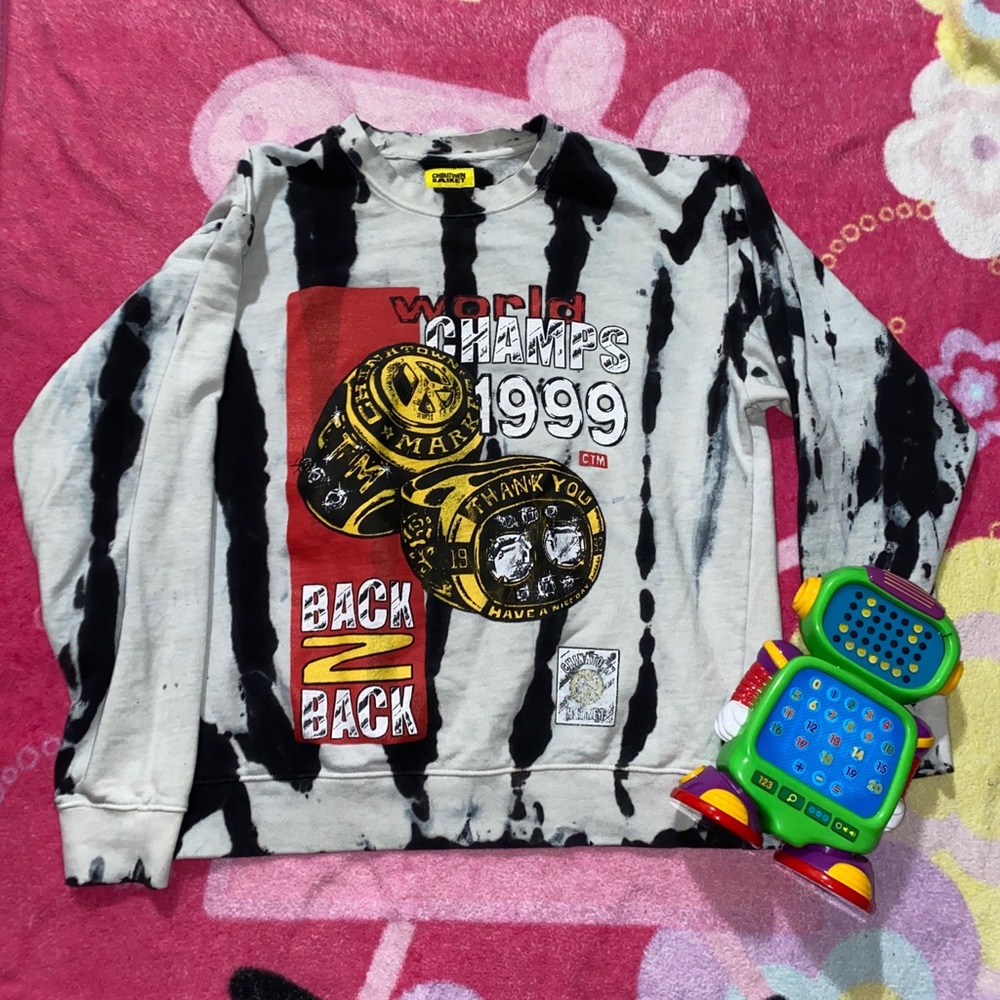Chinatown market sweater